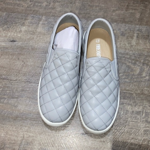 DREAM PAIRS Slip-on Sneakers Size 5.5 Gray New - Picture 4 of 10